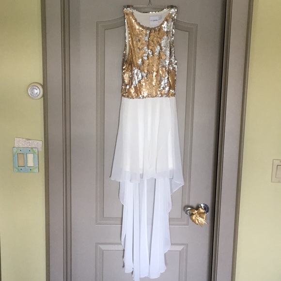 High-Low Maxi Dress - Picture 1 of 3
